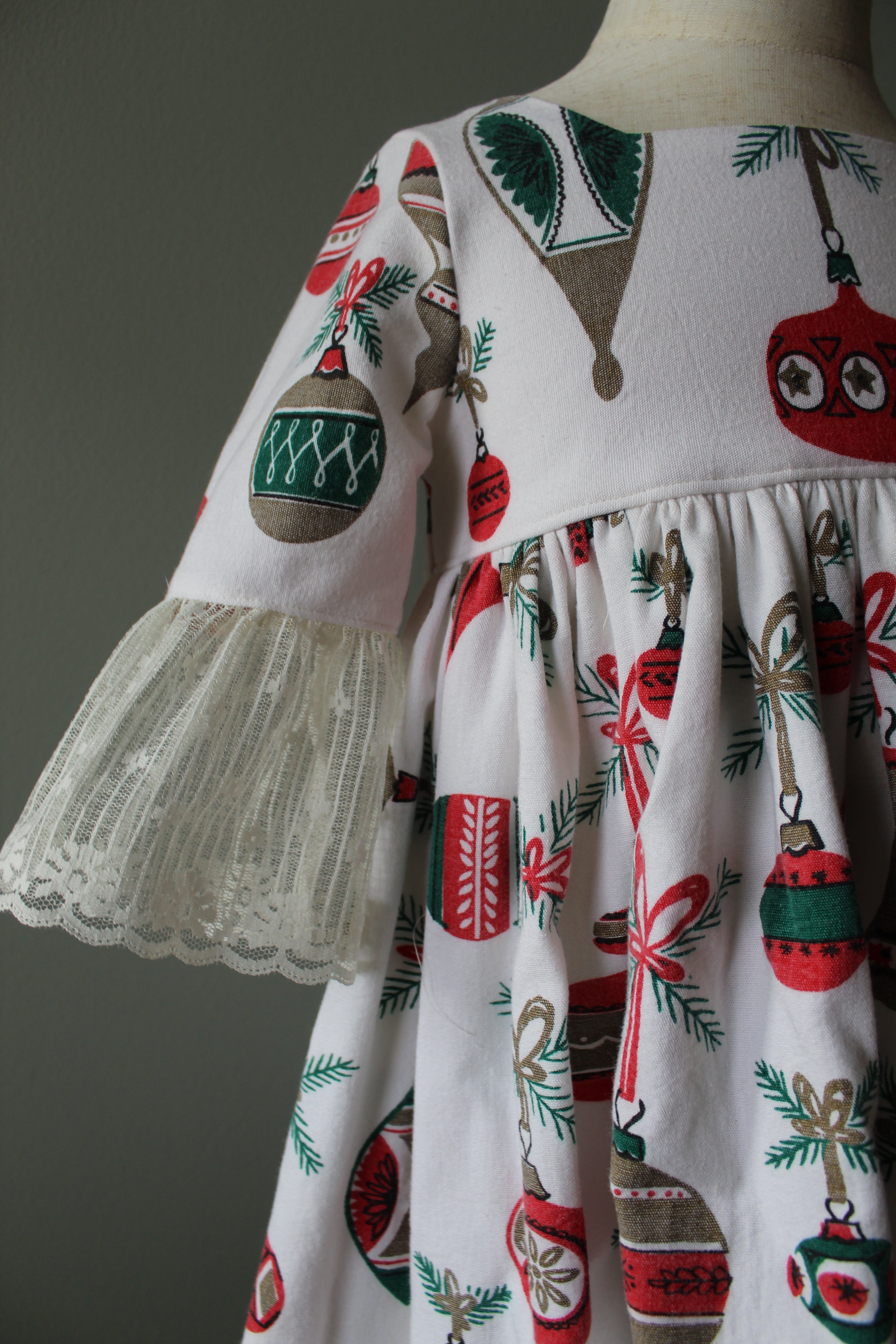 retro christmas dress with lace bell sleeves
