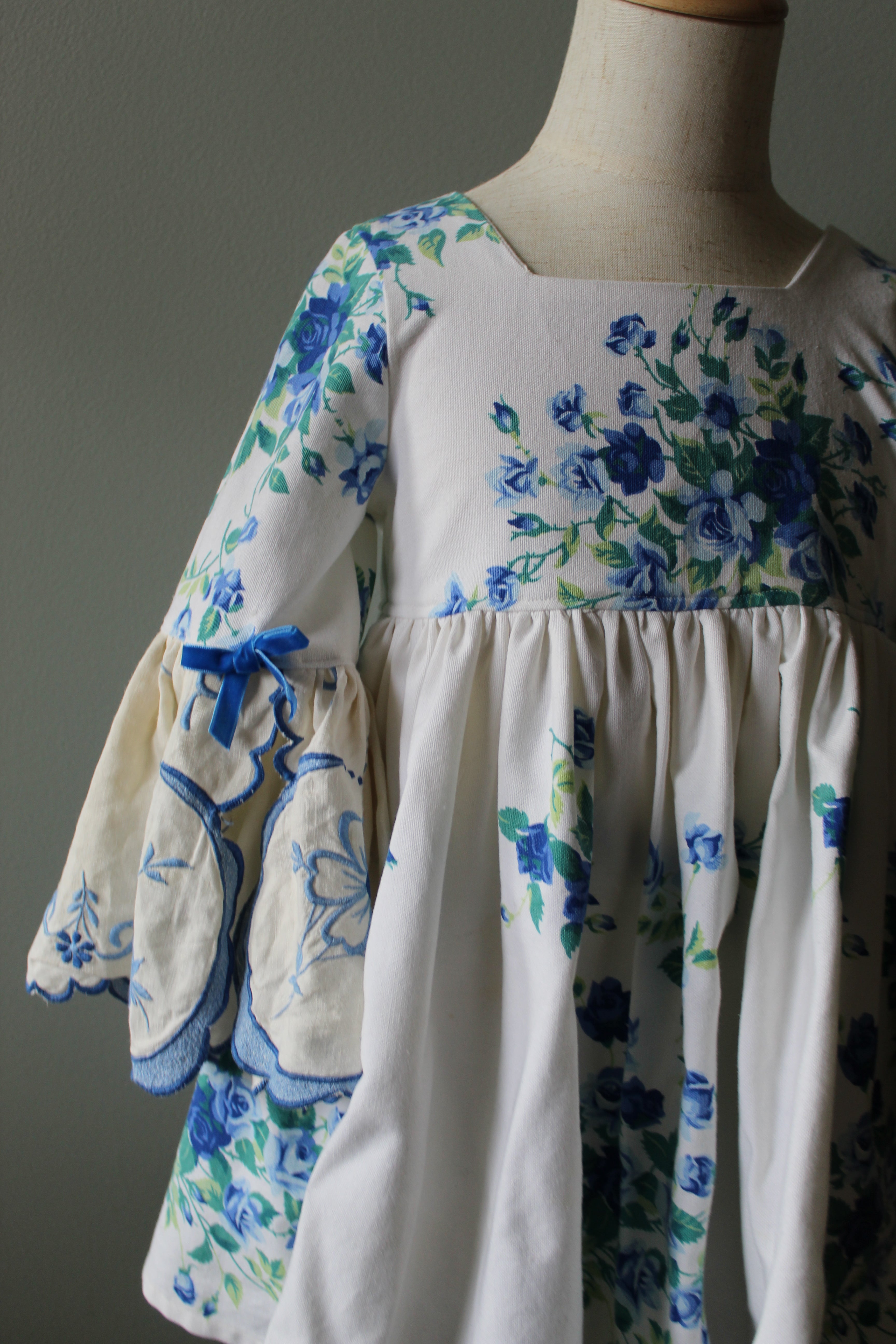 Vintage Elsa Bell Sleeve Dress | Size 5T | Ready to Ship