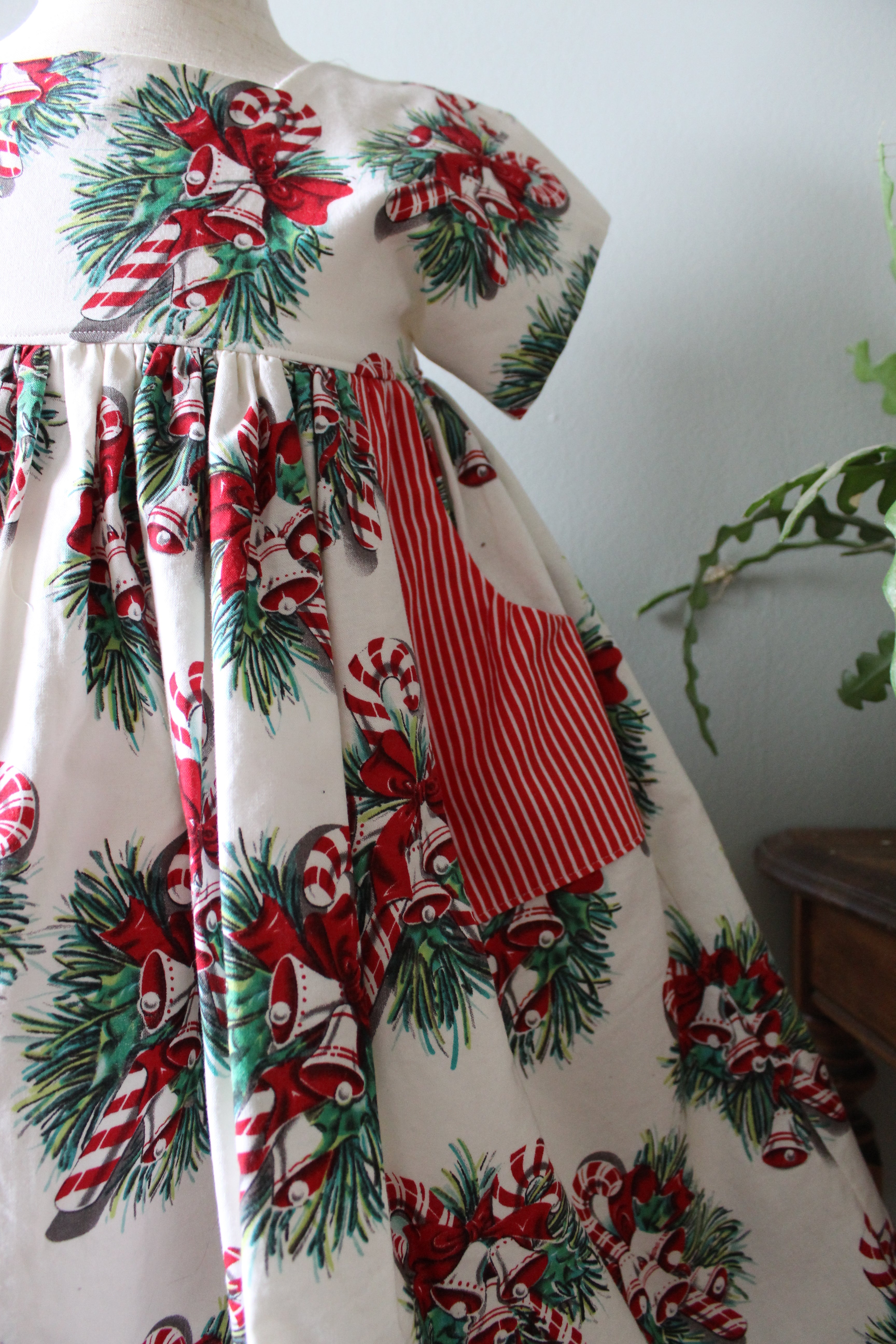 Christmas Carol Pocket Dress | Girls Size 5T
